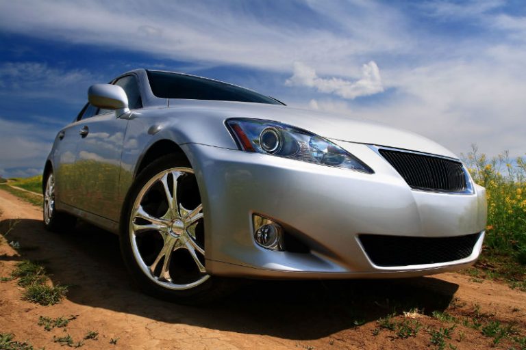 What Does an Auto Dealer in Burnsville, MN Do?