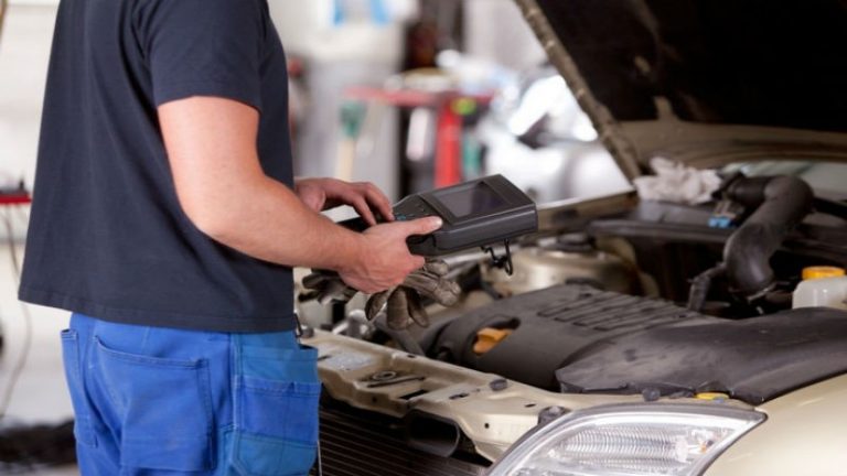 Get Help from the Experts When Your Radiator Fails in Goodyear, AZ